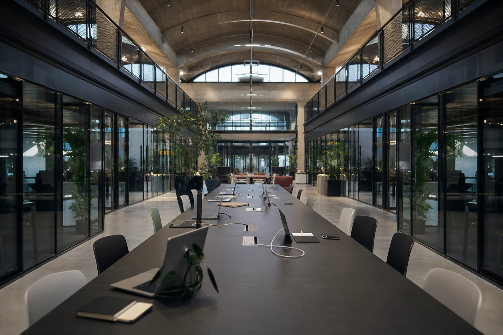 Station F lance son club IA : à Paris, même le futur a une liste d'entrée