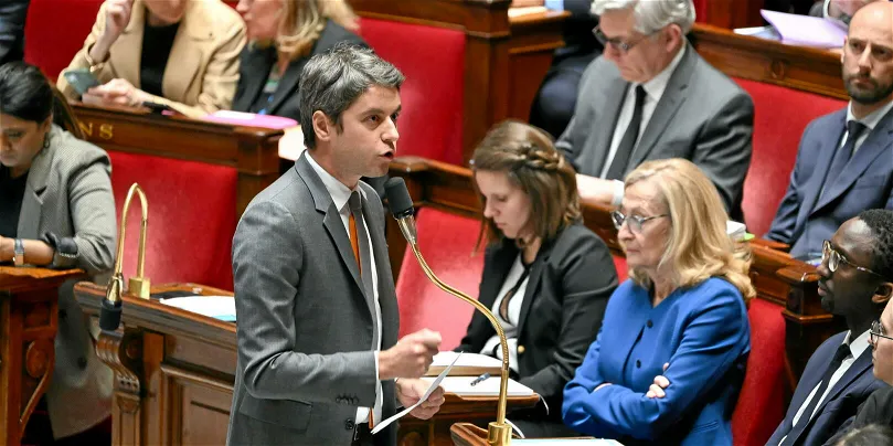 Réforme de l’Assurance Chômage : Entre Économie de Bout de Chandelle et Stratégie de l’Échiquier