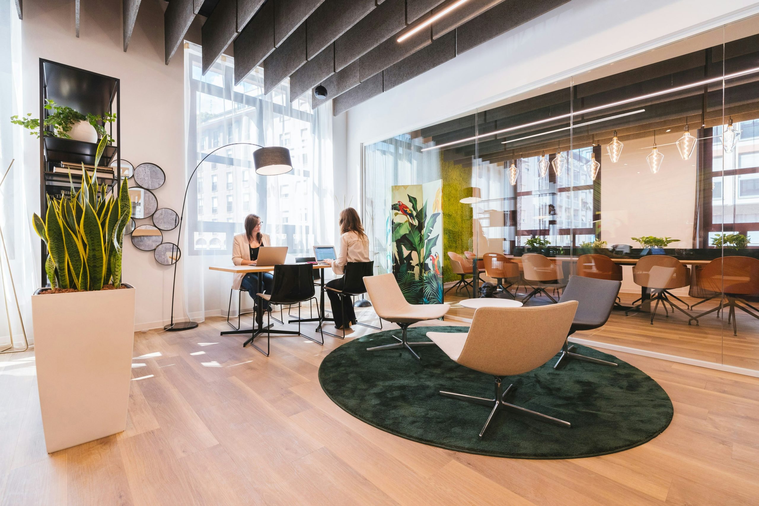 Opter pour le coworking : flexibilité, économies et réseautage