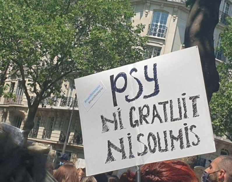 Grève des psychologues à Paris : Un cri d’alarme contre le manque de moyens dans les services publics