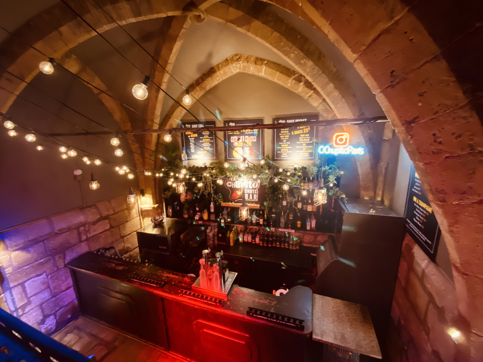 « Shots party » à O’Chupito: Quand Paris vibre au rythme de l’Ibiza underground