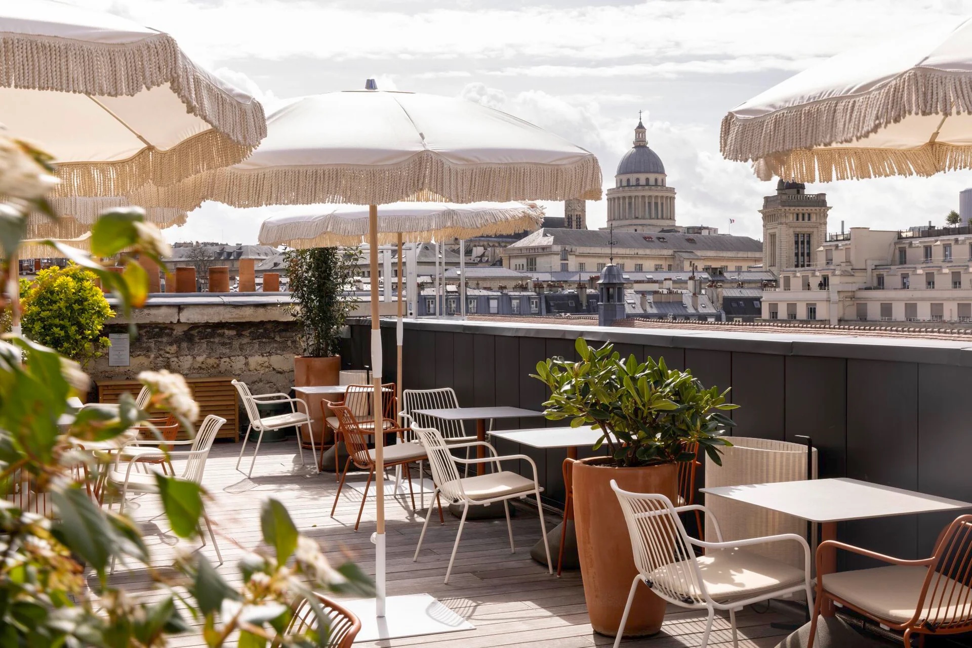Rooftop de l’Hôtel Pilgrim : Le spot ultime pour chiller à Paris