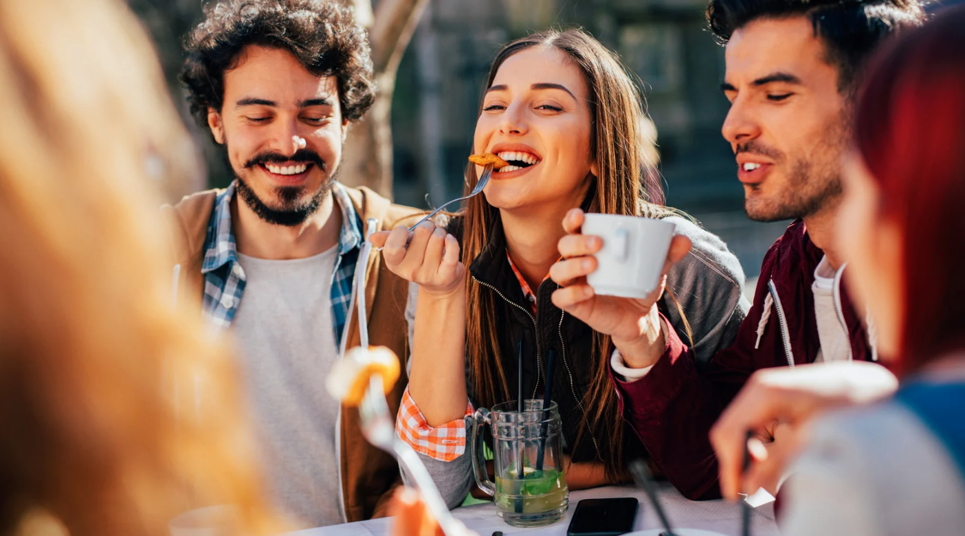 Bon plan ou Coup de grâce ? L’été où Paris a décidé de vendre du rêve culinaire à -50%