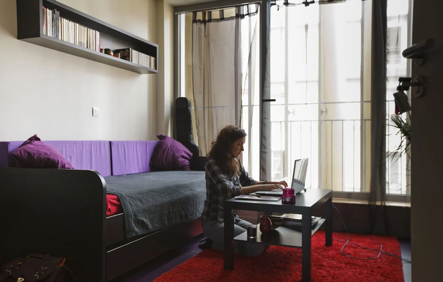 Crise du logement étudiant à Paris : pénurie dramatique et solutions radicales