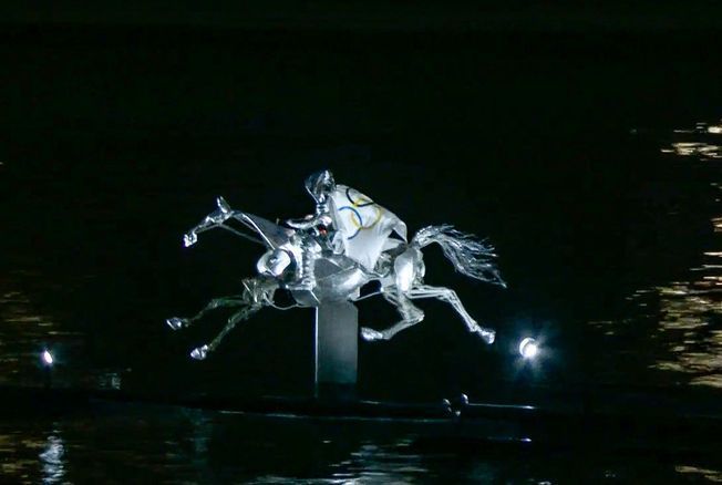 JO Paris 2024 : Découvrez la Cavalière Mystérieuse de la Cérémonie d’Ouverture