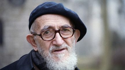 L’icône ébranlée : L’abbé Pierre, entre sainteté et prédateur
