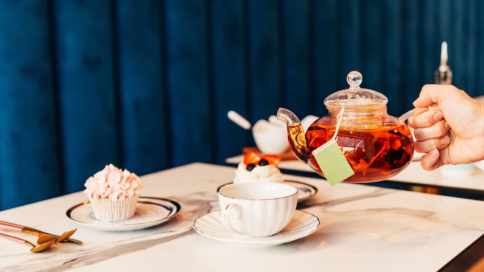 Les salons de thé à Paris : où déguster une tasse de bonheur dans la capitale