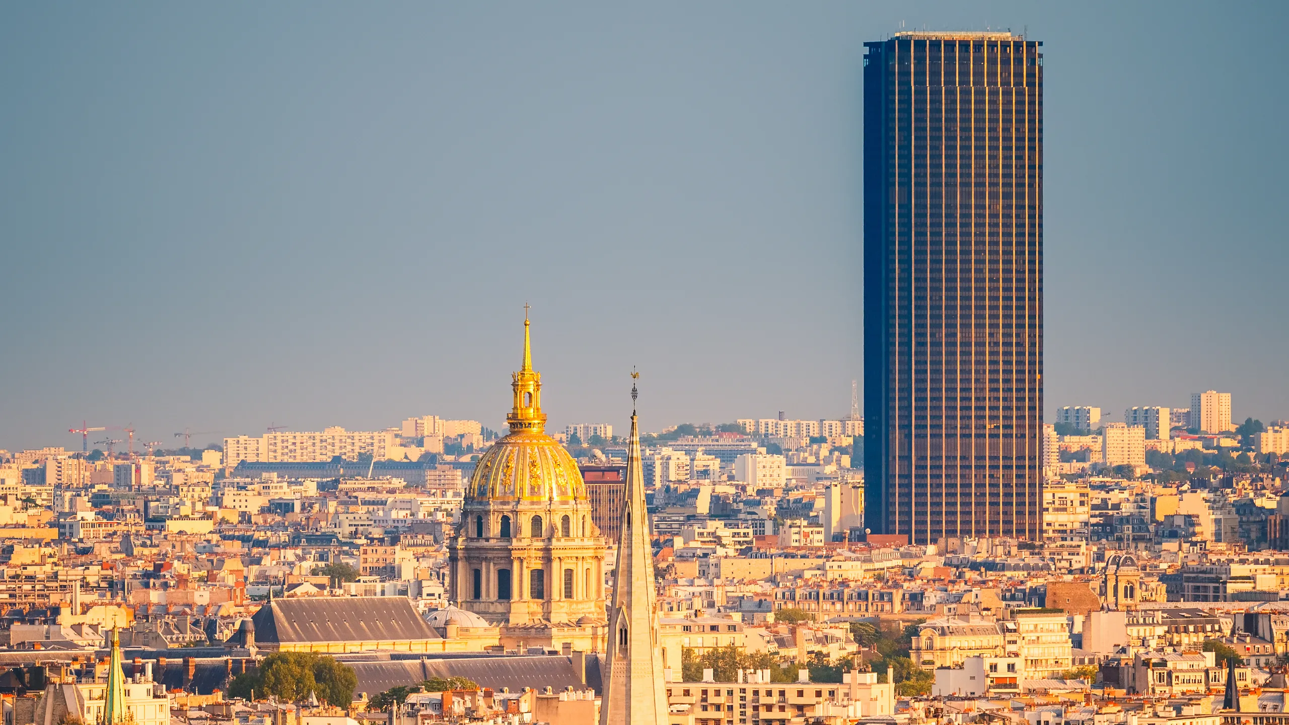 La métamorphose de la Tour Montparnasse : un renouveau spectaculaire