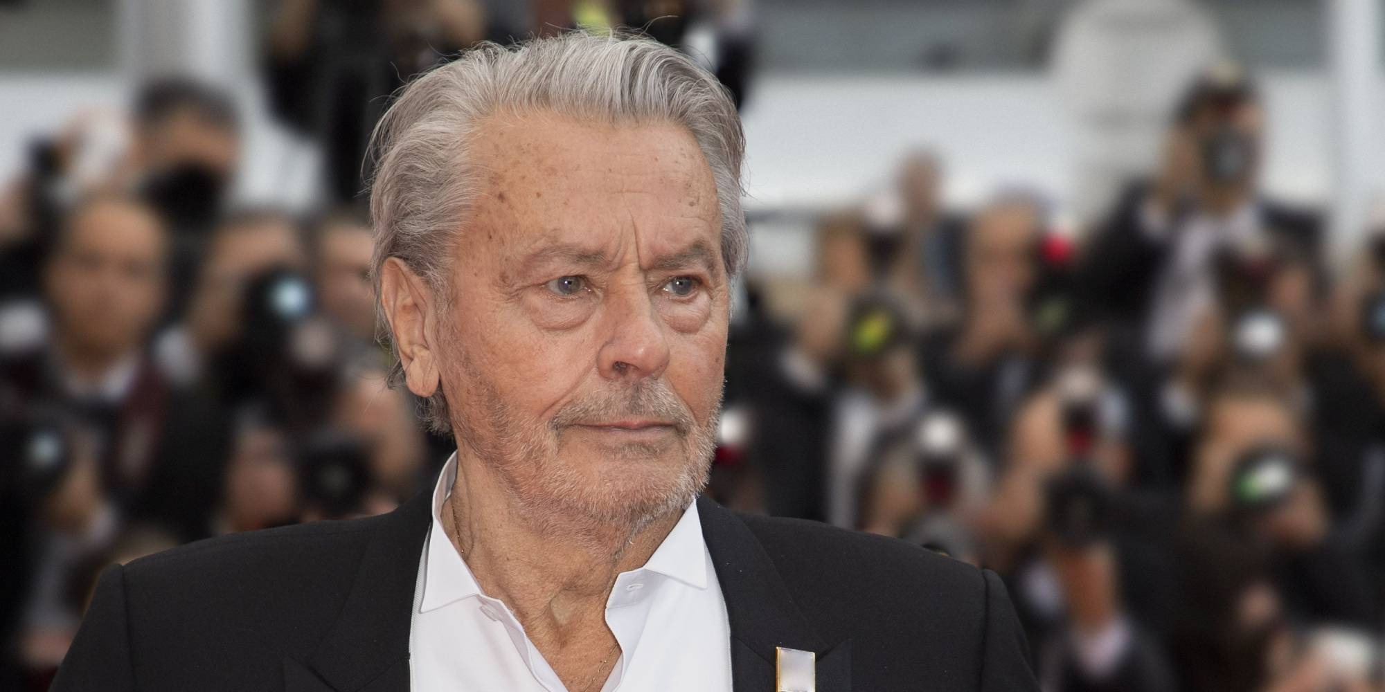 Mort d’Alain Delon : Les femmes qui ont marqué la vie du légendaire acteur