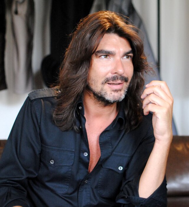 Stéphane Rolland prêt à secouer la Paris Fashion Week 2025 avec un show de haute couture explosif