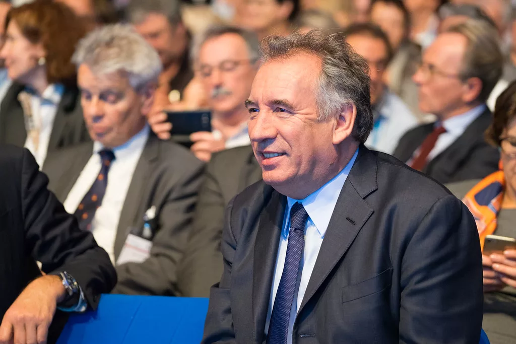 Budget Sécu sous tension : le cirque bayrouien et le 49.3 en cascade