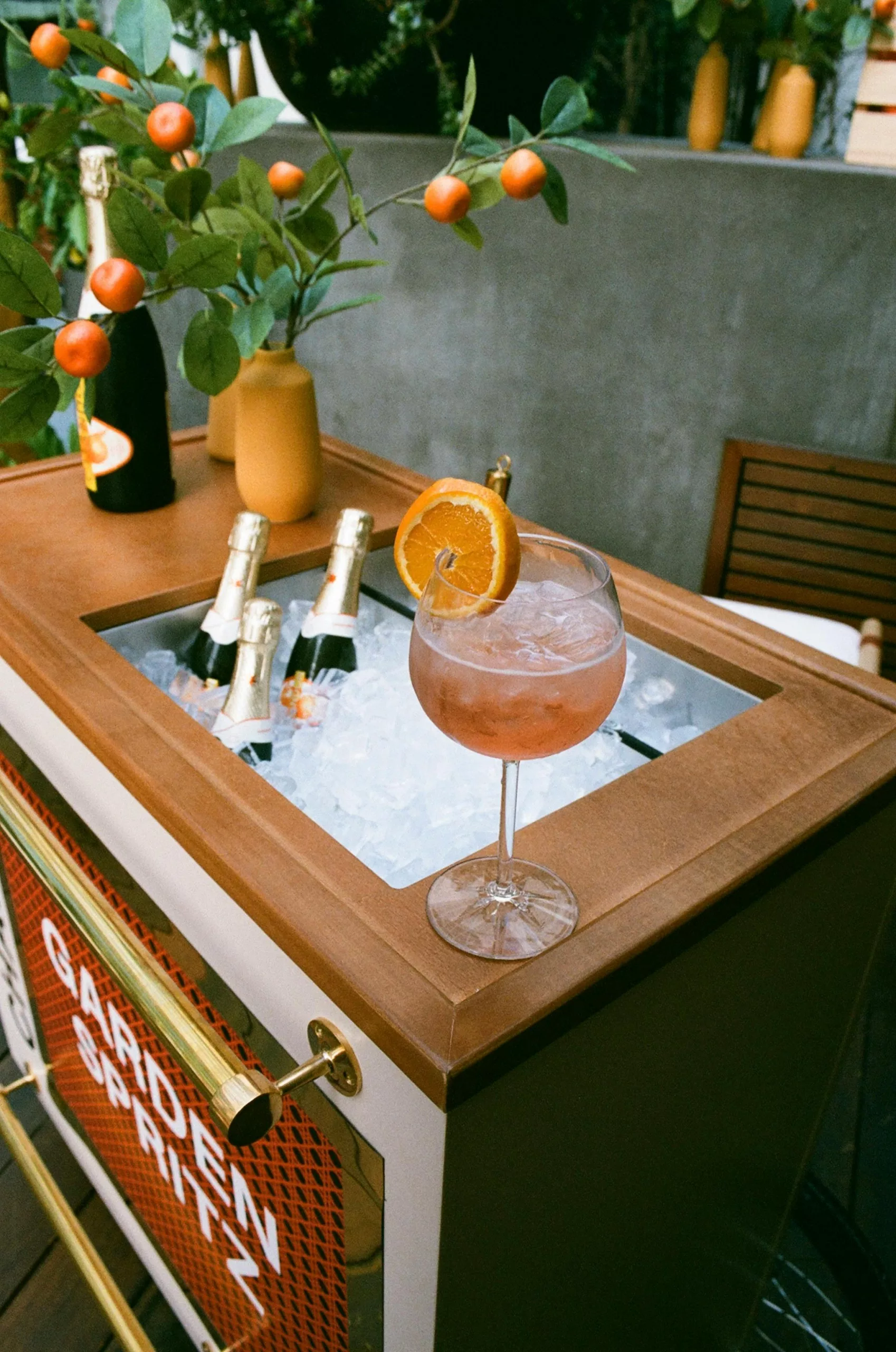 Paris en Happy Hour : Bons Plans et Ambiance de Folie