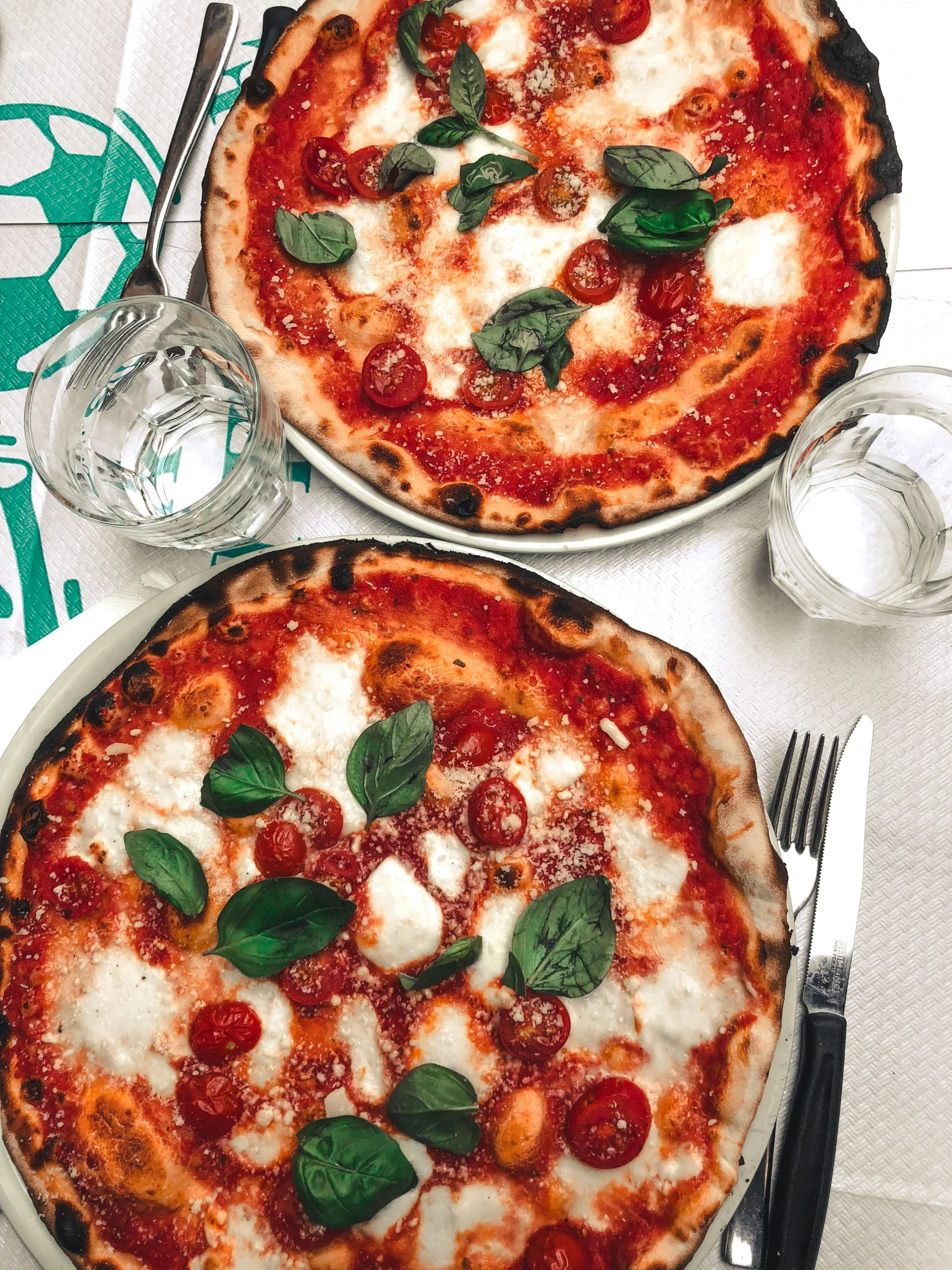 Paris et ses pizzas : Une révolution culinaire déjantée