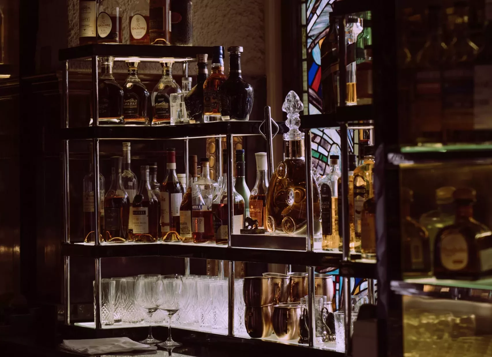 Les secrets underground de Paris : Speakeasy et bars cachés
