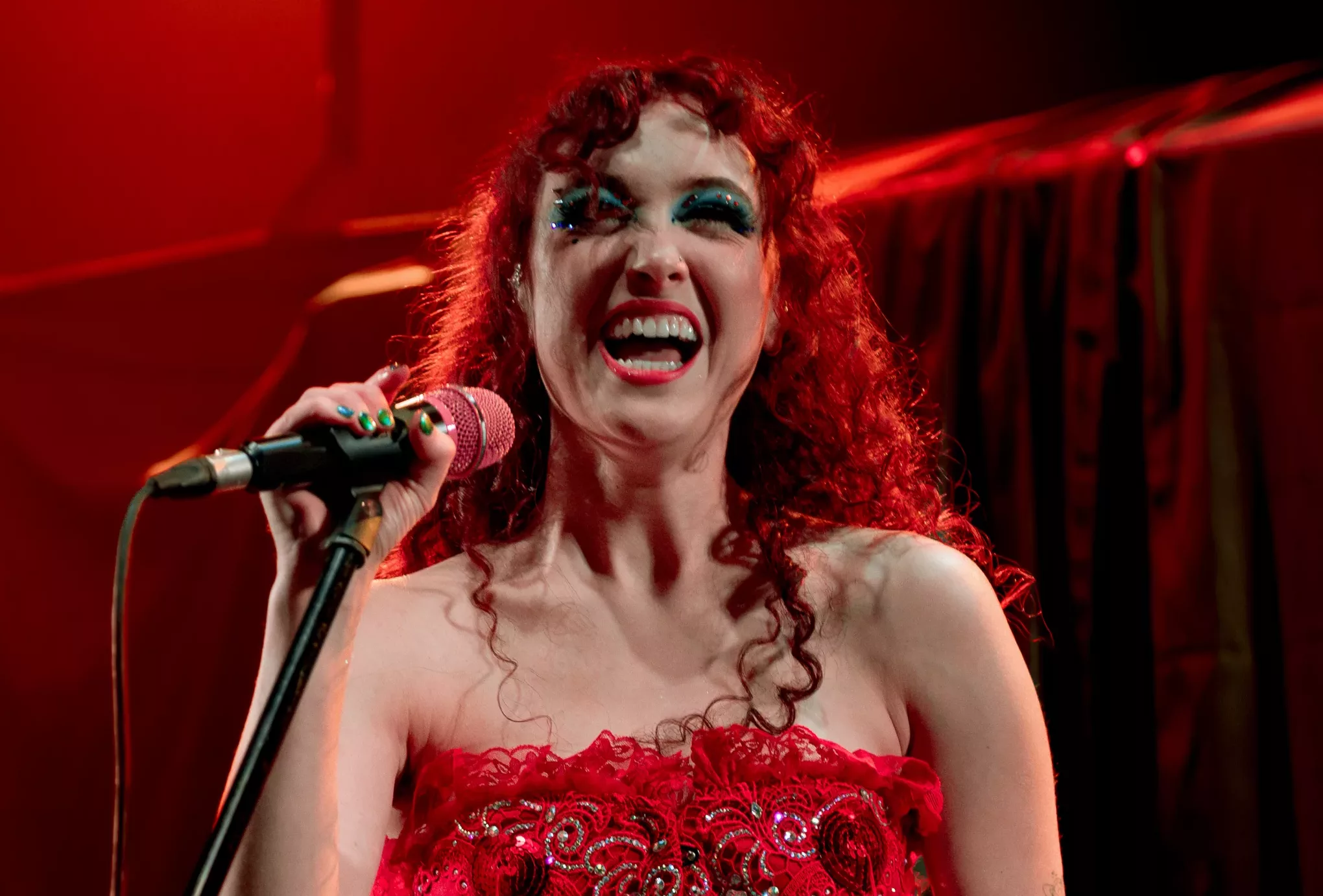 La folle épopée mode de Chappell Roan à Paris
