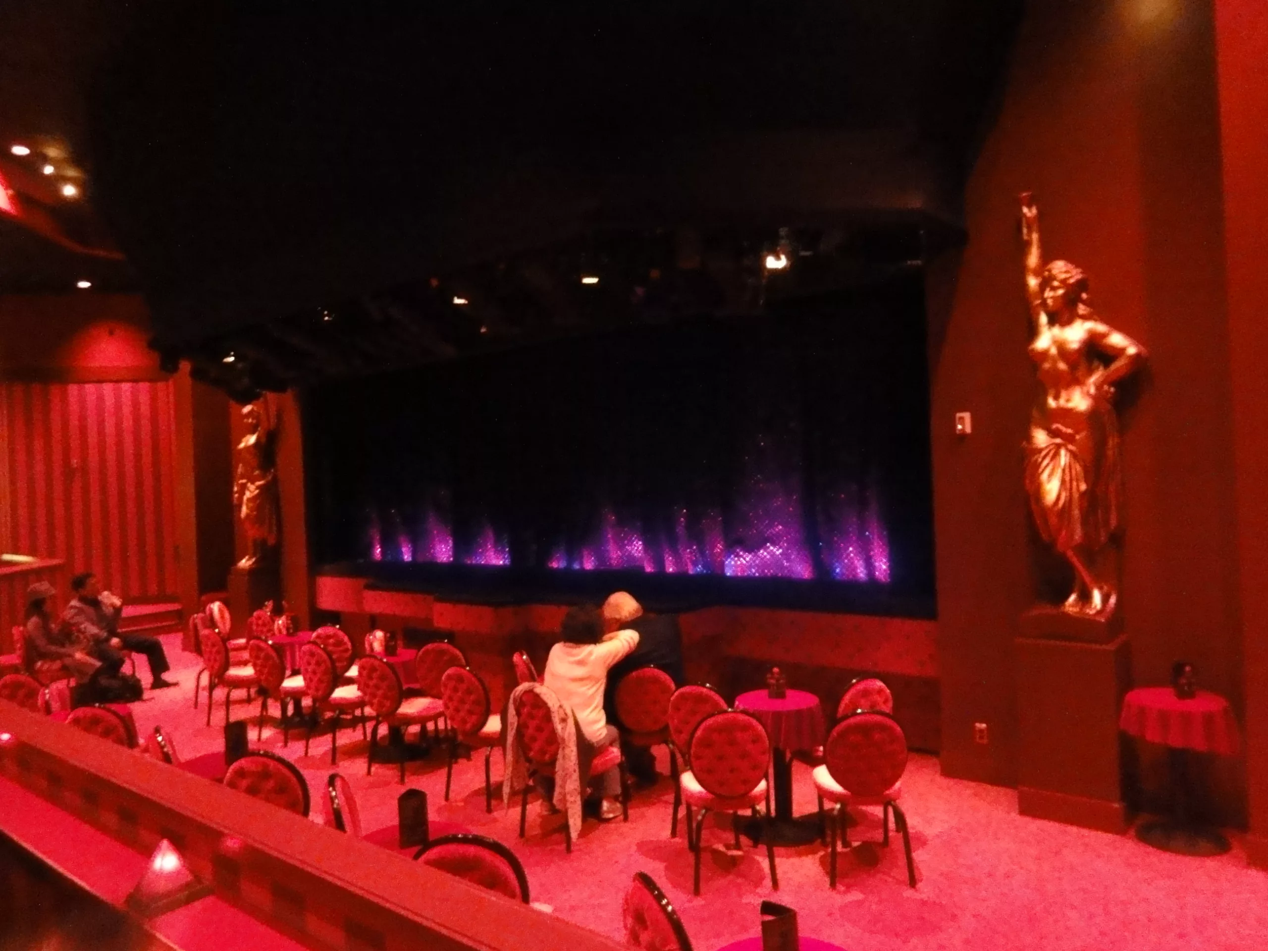 Crazy Horse Paris : 74 ans d’innovation et de séduction
