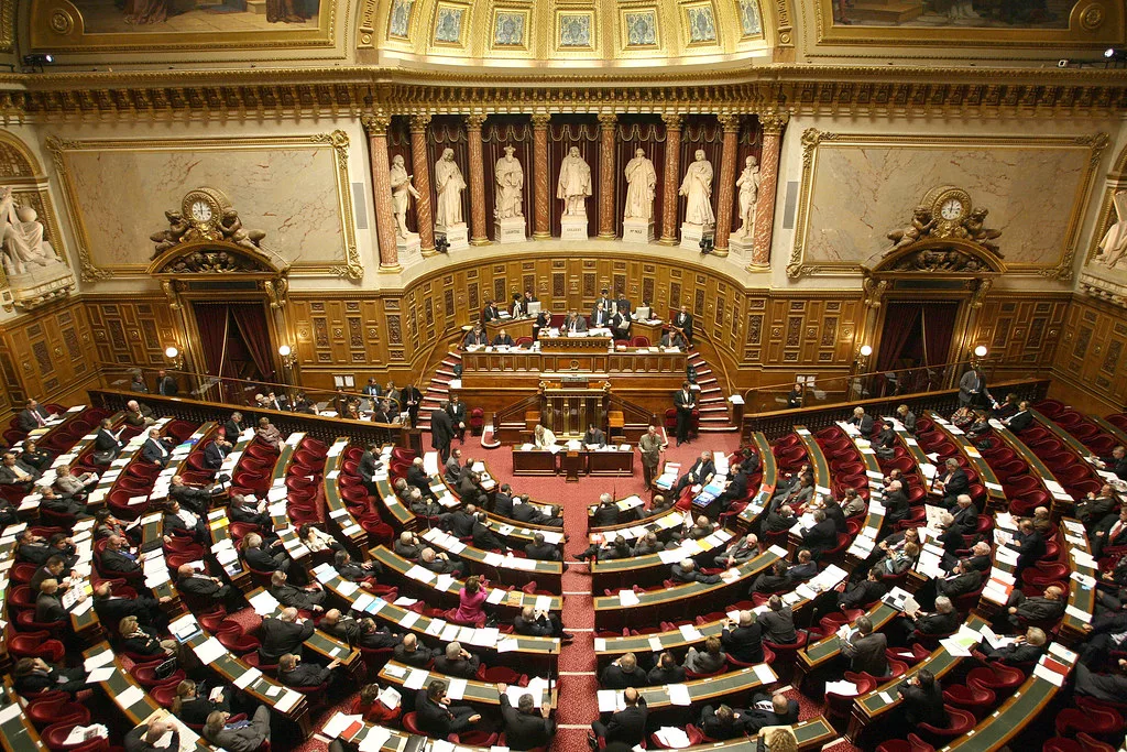 Scrutin PLM : le Sénat affûte sa guillotine démocratique